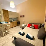 Center Cozy Akacfa Apartmán *